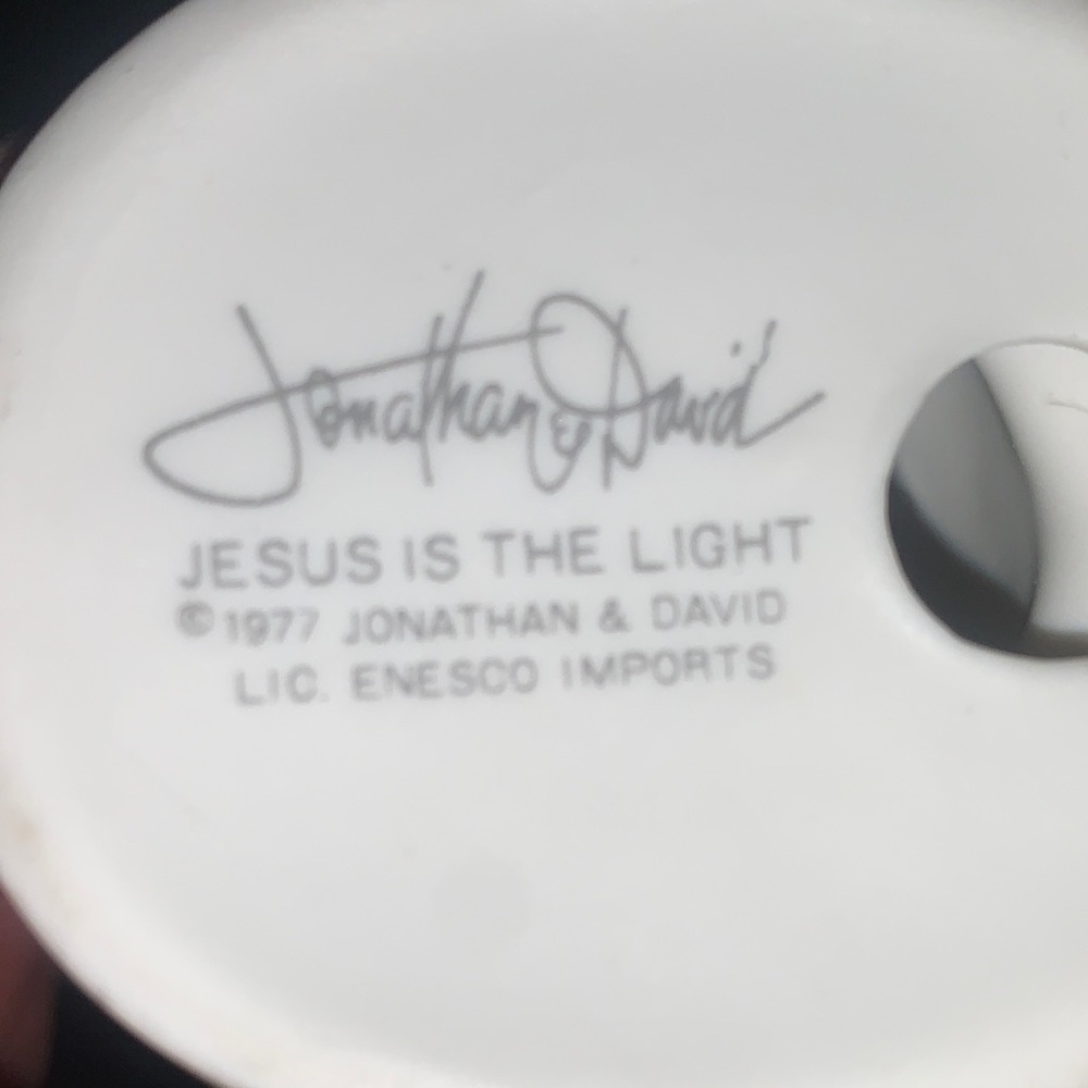 -1967 Precious Moments Fine Porcelain JESUS IS THE LIGHT Pink & Cream Figurine - Picture 2 of 10